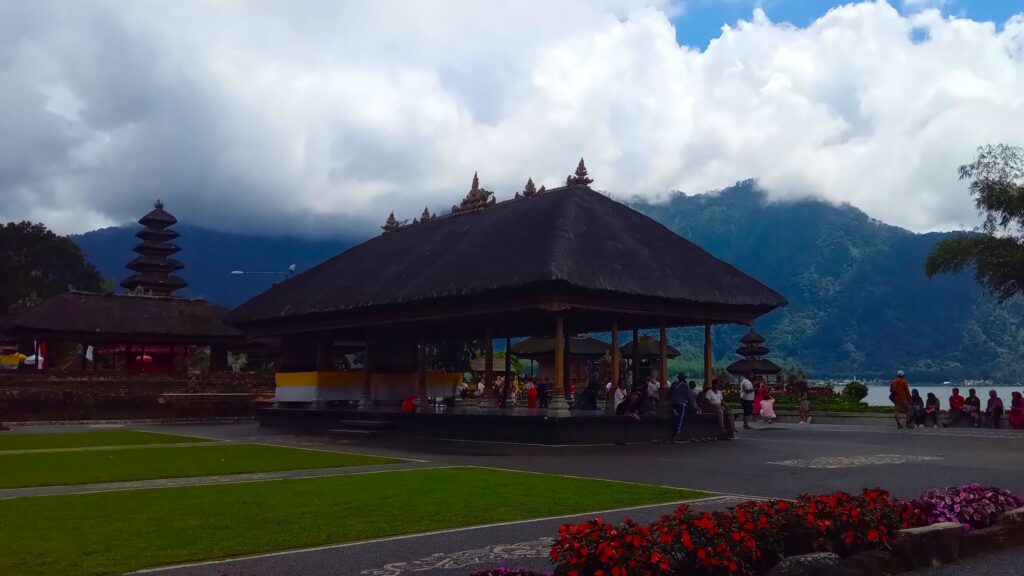 Ulun Danu Beratan temple yaed