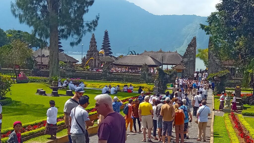 ulun danu beratan temple