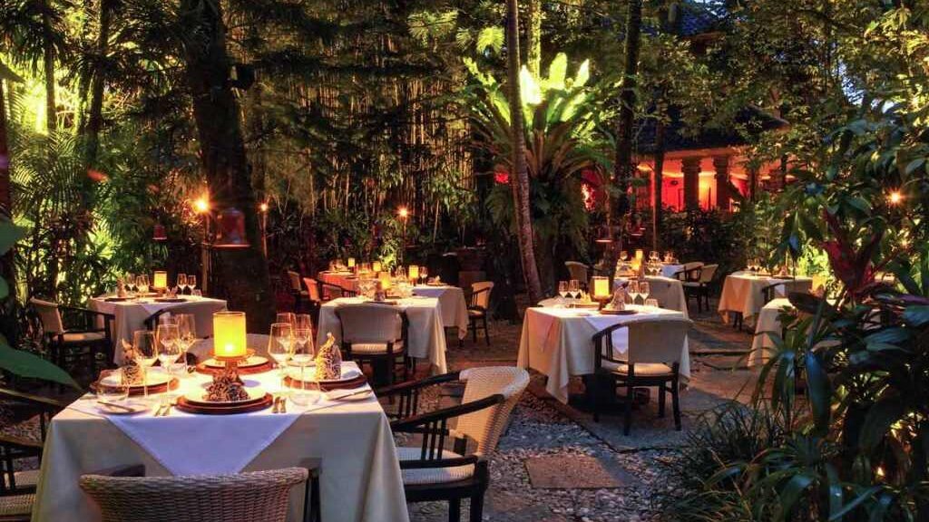 Ubud restaurant ambient