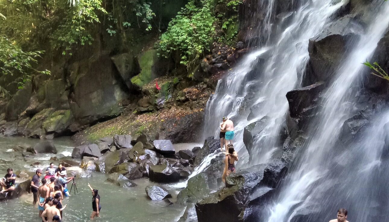 kanto lampo waterfall