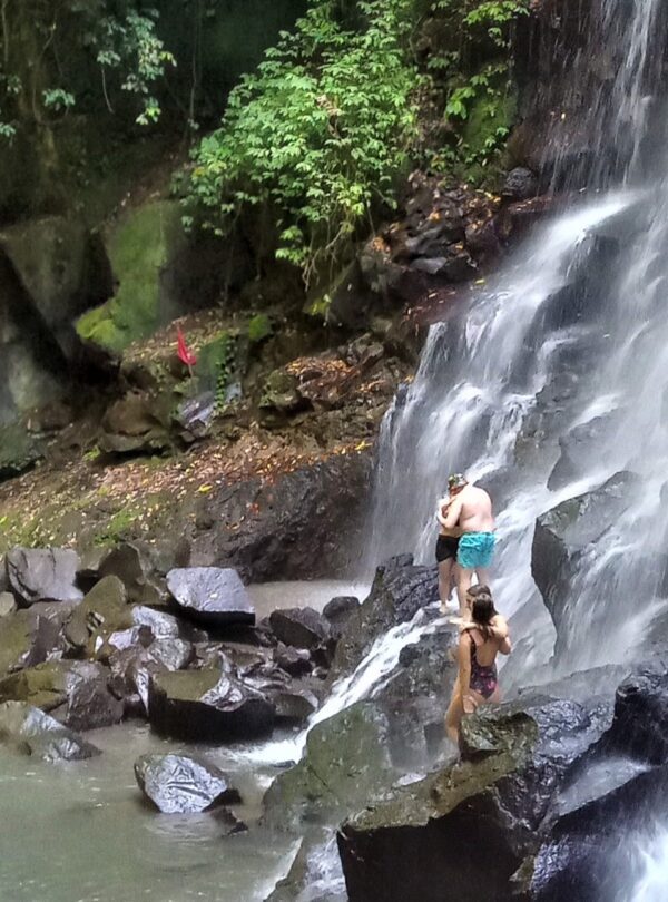 kanto lampo waterfall