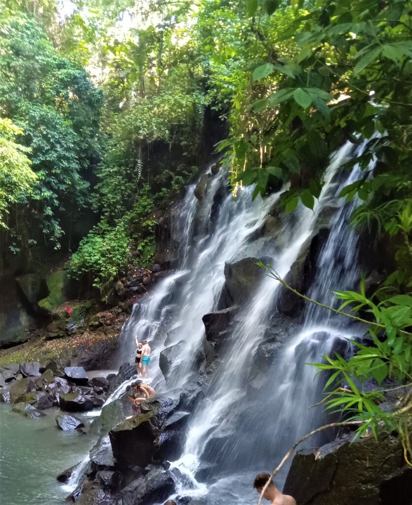 Kanto lampo waterfall