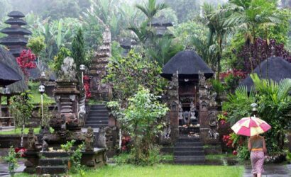 Batukaru temple picture