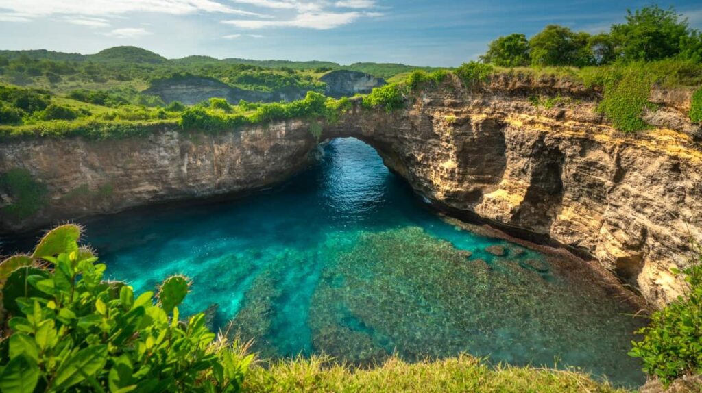 broken beach nusa penida