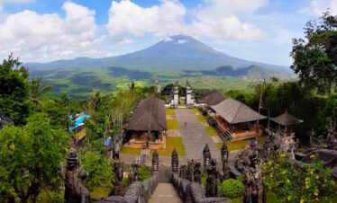 lempuyang temple view