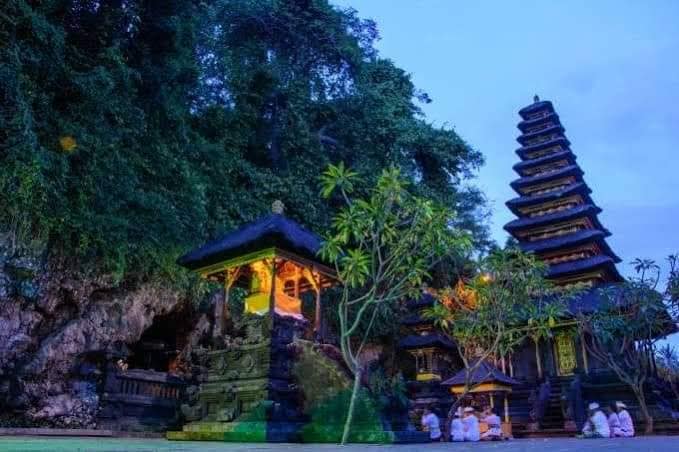 Goa Lawah temple