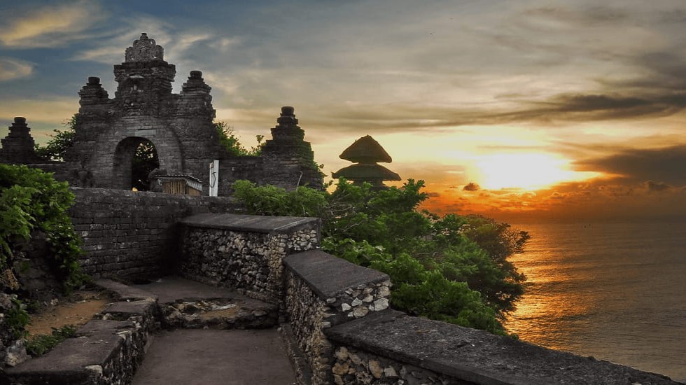 sunset uluwatu