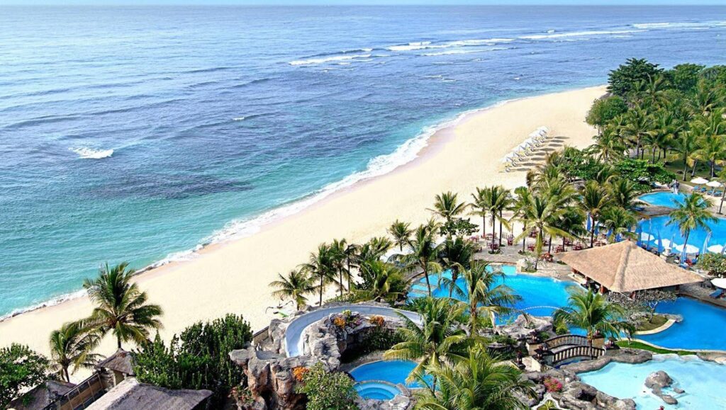 Nusa dua beach pool