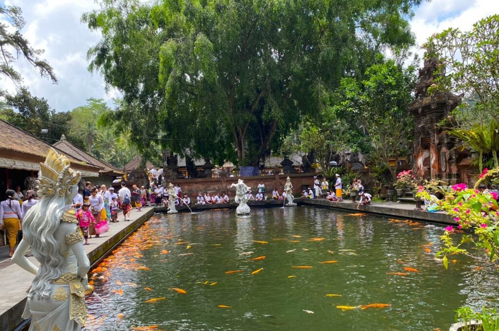 Tirta empul pond