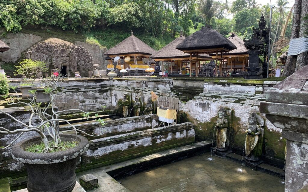 goa gajah angles statue