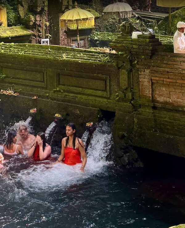 mengening holy water temple