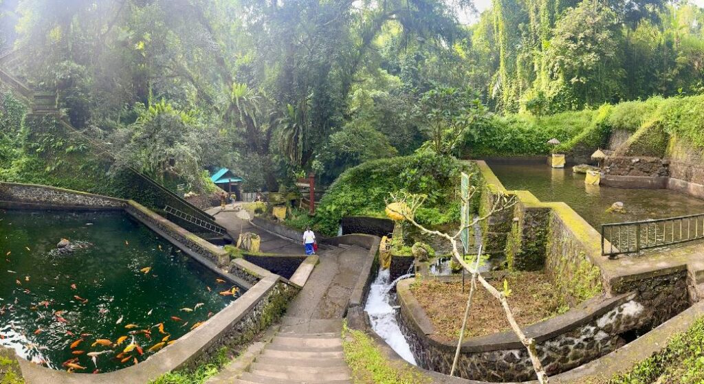 mengening holy water temple