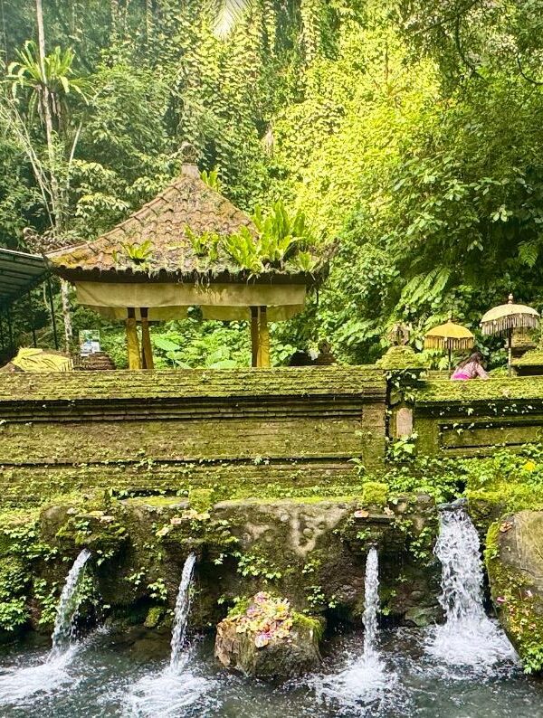 mengening holy water temple