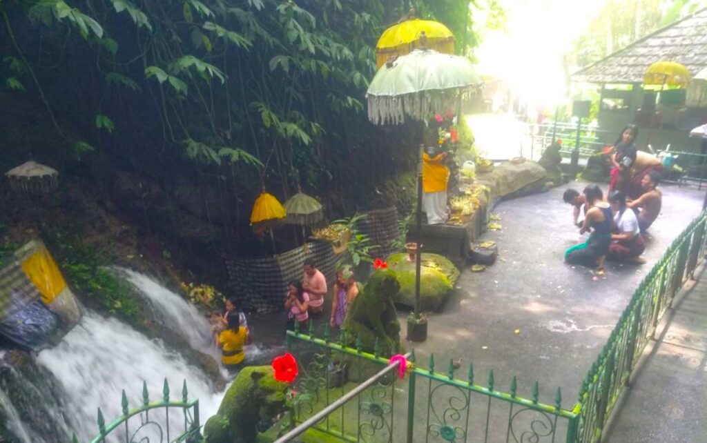 sebatu holy water temple