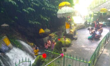 sebatu holy water temple