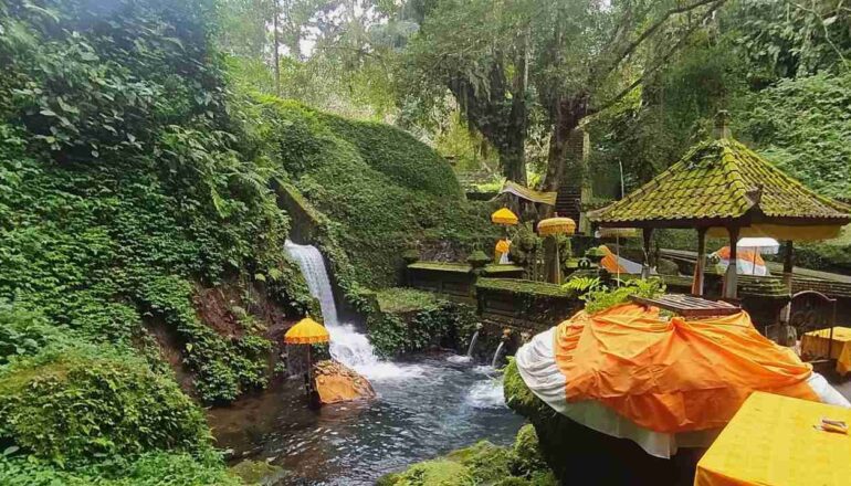 mengening temple