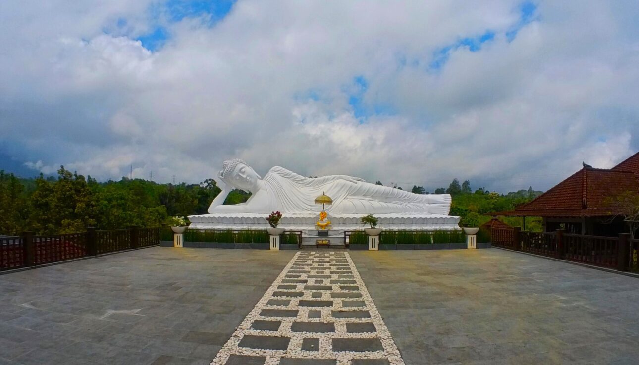 sleeping buddha