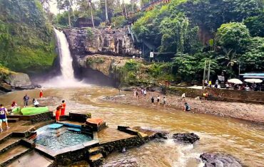 tegenungan waterfall